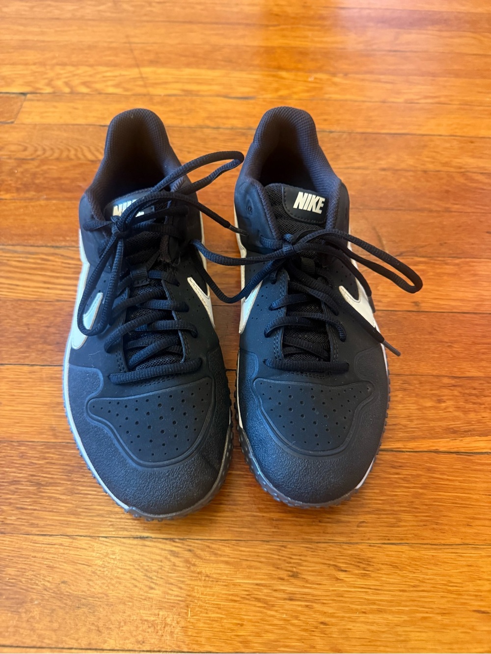 Nike Men's Black and White Low-Top Sneakers NWOT